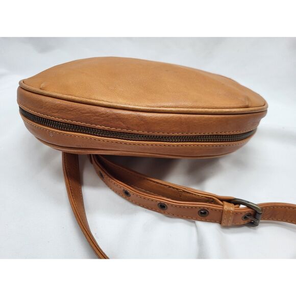 Wanderer Santorini Leather Crossbody - Picture 5 of 10